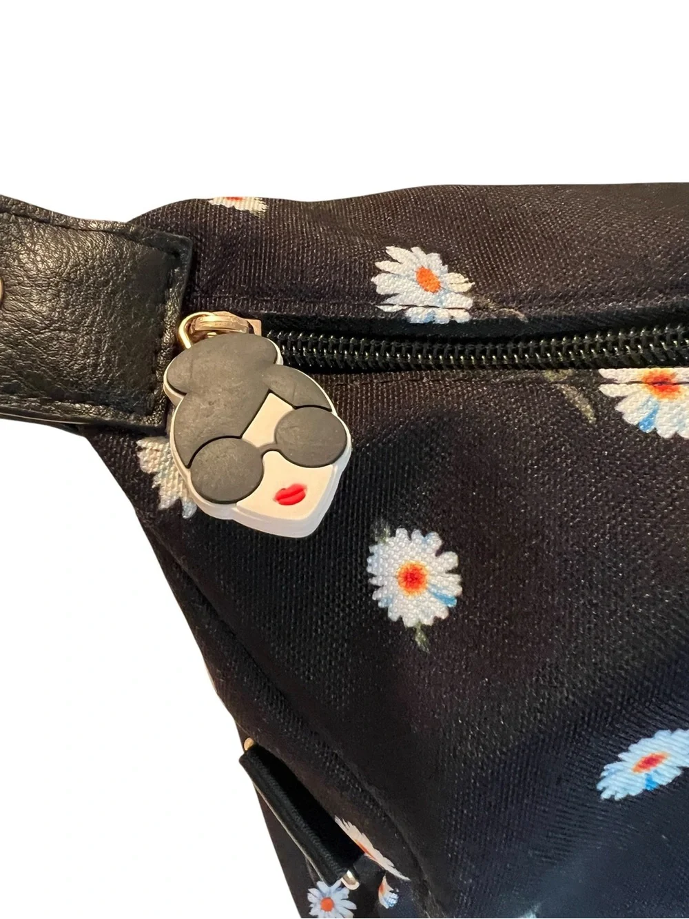 Alice + Olivia Daisy Print Duffel Bag Black Weekender Travel Tote - Like New